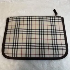 BURBERRY ノバチェック　クラッチバッグ　ポーチのサムネイル