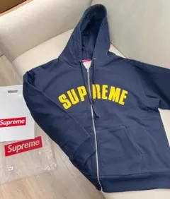 ジップパーカー