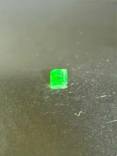 コロンビア産エメラルド0. 17ct3.3×2.8mm