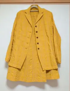 ジャンニロジュディチェ　軽い素材の上下スーツ