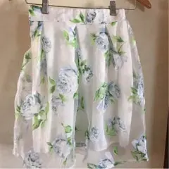 花柄スカートのサムネイル