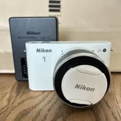 Nikon ニコン 1 J1 レンズキット ミラーレス一眼カメラ