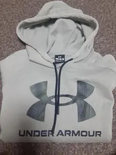 アンダーアーマーパーカー