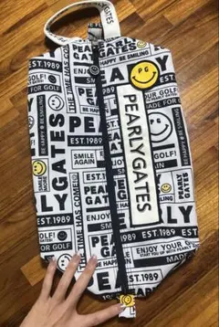 美品！パーリーゲイツ シューズケース 白 ホワイト ニュースペーパーのサムネイル
