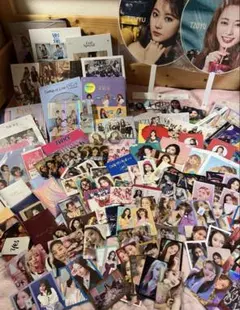 TWICE 公式グッズ　まとめ売り　サナ　ツウィ