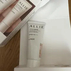ALLIE ミルキーベージュカラー SPF50+ PA++++のサムネイル