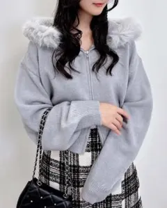 INGNI ファー付ニットパーカー グレーのサムネイル