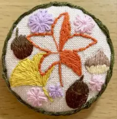 くるみボタン刺繍