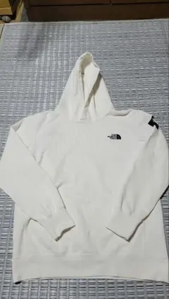 THE NORTH FACE スクエアロゴ フーディホワイト