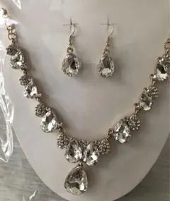 【新品】大粒ピアス、ネックレス ウェディングアクセサリー結婚式