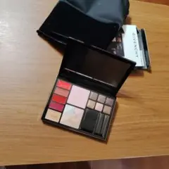 新品未使用】GIVENCHY トラベル コレクション メイクアップ パレット