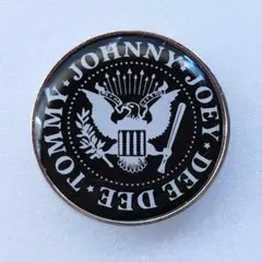 希少】ビンテージ Ramones バッジ缶バッジ - メルカリ
