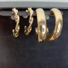 繊細なデザインのフープピアス2ペアセット ゴールド色　　㊻-1