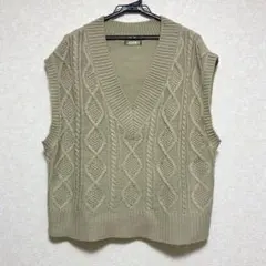 kuti ベージュ Vネック ニットベストのサムネイル