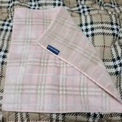 BURBERRY チェック柄タオルハンカチ　薄 ピンク