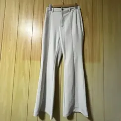 ジーユー　ライトベージュ フレアパンツ ボタン付き　Lサイズ
