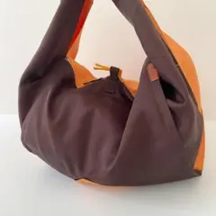 ISSEY MIYAKE トライアングル ショルダーバッグ 折りたたみのサムネイル