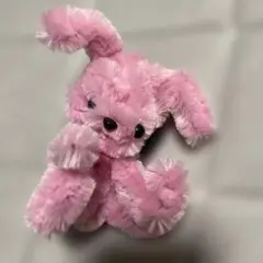 フワフワなピンクのウサギぬいぐるみ