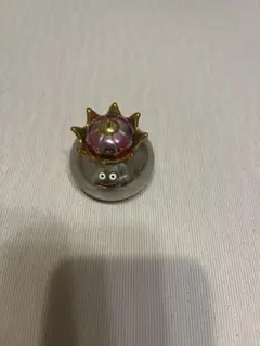 ドラゴンクエスト キングスライム フィギュア メタリック 王冠付き ドラクエ