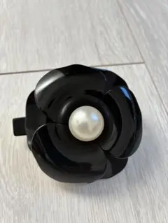 アレクサンドル・ドゥ・パリ カメリア　ブラック　バレッタ