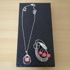 昭和レトロなネックレス・ブローチ セット