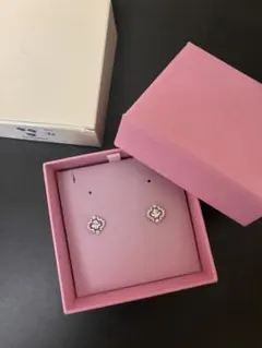 Swarovski Una ピアスセット（両耳） - メルカリ