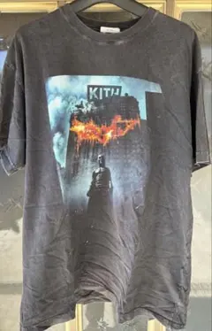 三*本様 KITH バットマン Tシャツ THE DARK KNIGHT - メルカリ