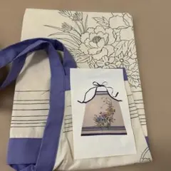 花柄プリントのエプロン