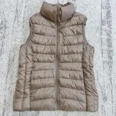 ユニクロ　UNIQLO　ウルトラライトダウンベスト　モカ　S　フルジップアップ