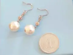 揺れるコットンパールピアス(ピンクゴールドカラー)