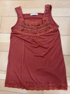 赤タンクトップ　かわいい