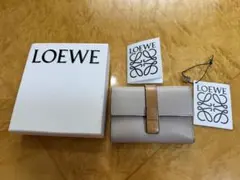 LOEWE ロエベ 三つ折り財布 レザー　【箱付き】のサムネイル
