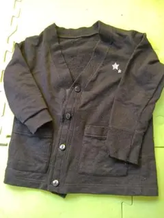 黒のカーディガン 星の刺繍 サイズ100