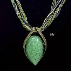 男女兼用✨ グリーン 涙型 雫型 ラインストーン ビーズ ペンダント 緑 カーキ