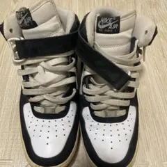 Nike Air Force 1 ハイカット スニーカー