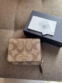 COACH 三つ折り財布 ベージュ モノグラム
