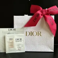 DIOR紙袋小1枚、薬用化粧水、日焼け止め乳液の試供品付き