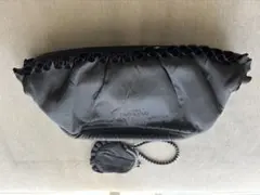 COTOO ブラック クラッチバック フリル コインケース付き