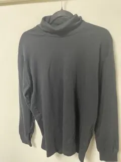 ユニクロ　ハイネック　Tシャツ　ブラック