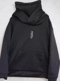 フード付きブラックスウェット