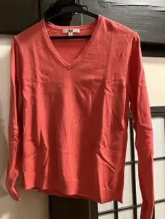 UNIQLO コーラルピンク Vネックセーター M