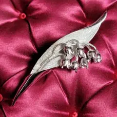 SUSAN LANCI スワロフスキー首輪 新品未使用品 ティファニーブルー