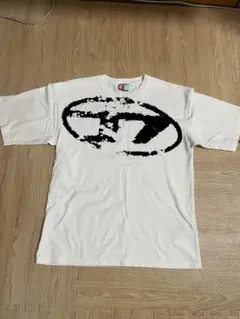 DIESEL ホワイト Tシャツ グラフィックプリント