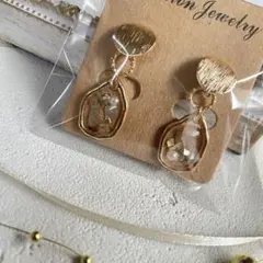 ハンドメイド ゴールドクリアピアス