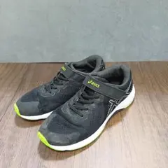 ASICS ブラック グリーン スニーカー 21.5cm 運動靴