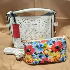 ホワイト ハンドバッグ　ショルダーストラップ、 花柄バッグインバッグ付き