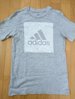 アディダス　Tシャツ　150cm