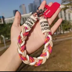 ストラップ　韓国　スマホ　タグ　インポート　三つ編み　カラフル　かわいい