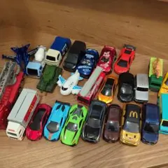 クルマ　飛行機　戦車