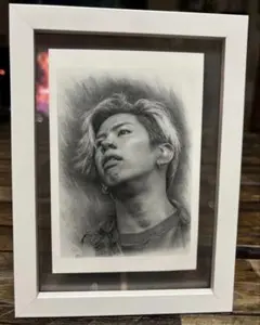 ワンオクONE OK ROCK TAKA鉛筆画風ハガキ額入り